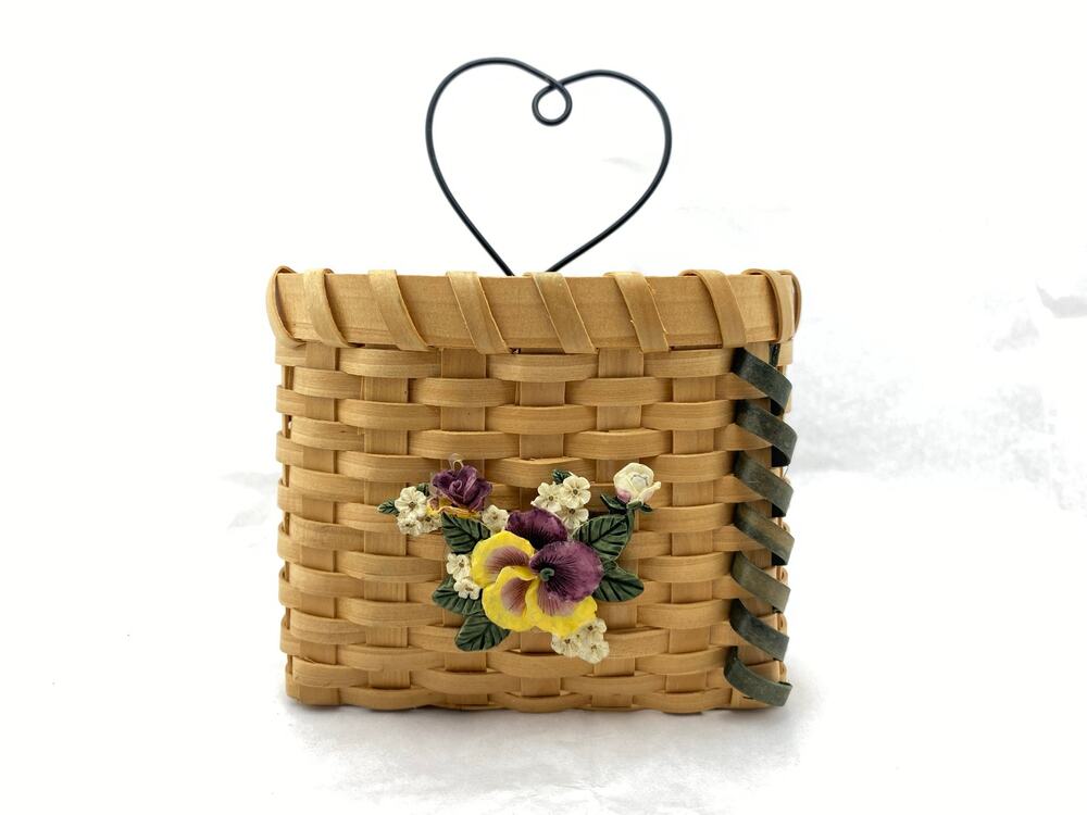 Vintage Woven Twig Basket Wall Pocket Floral Cluster Heart Wire Hanger 7x5